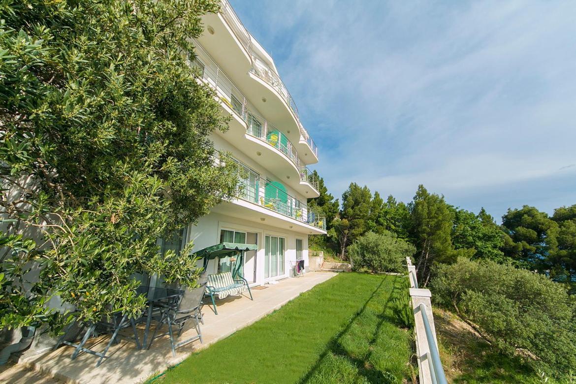 Villa Issea Brela Buitenkant foto